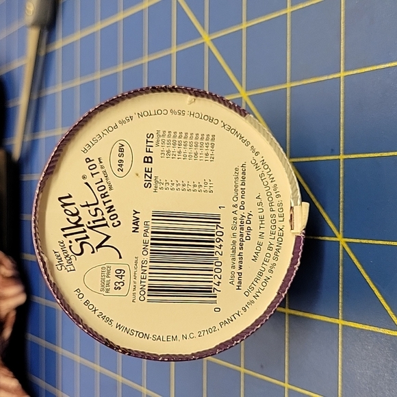 Vintage 1980s Sheer Elegance Navy Silken Mist Control Top Sheer Toe Size B - Picture 3 of 3